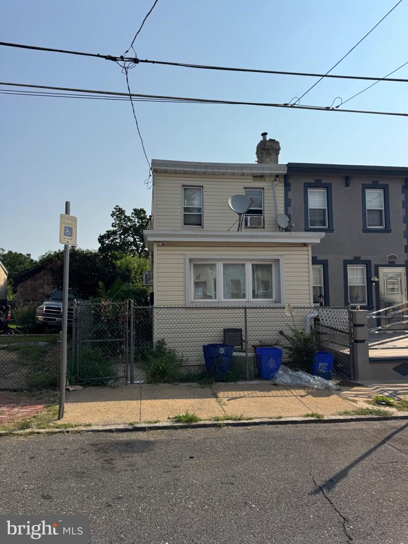 2021 Plum St Property Photo 3