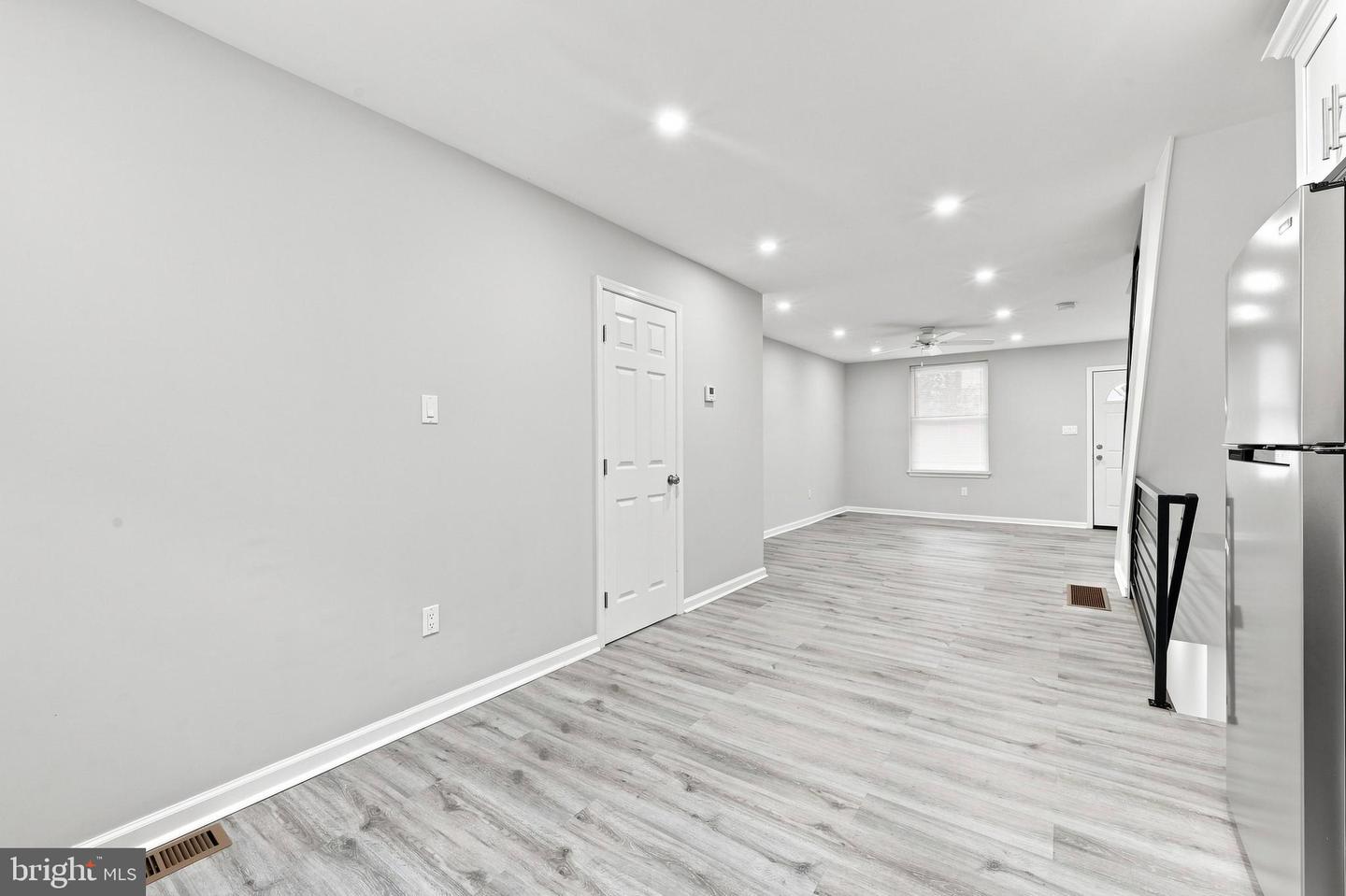 2010 S Alden St Property Photo 7