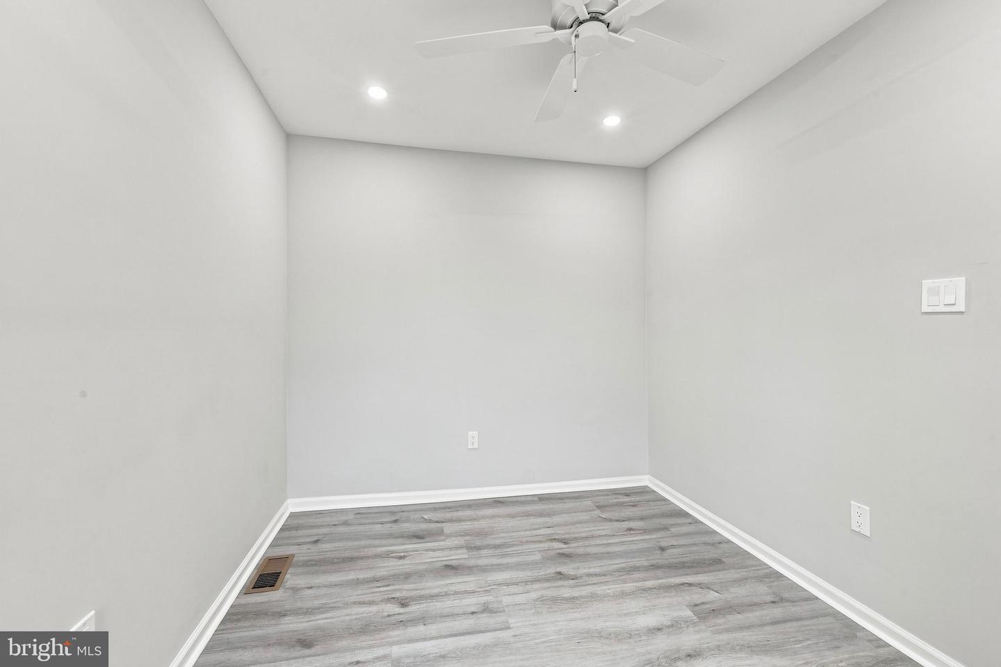 2010 S Alden St Property Photo 21