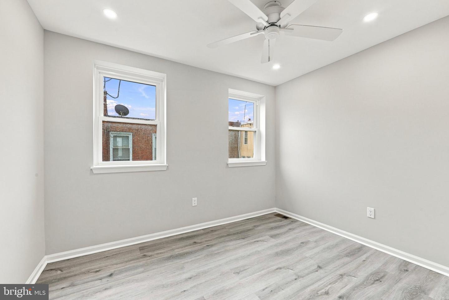 2010 S Alden St Property Photo 23