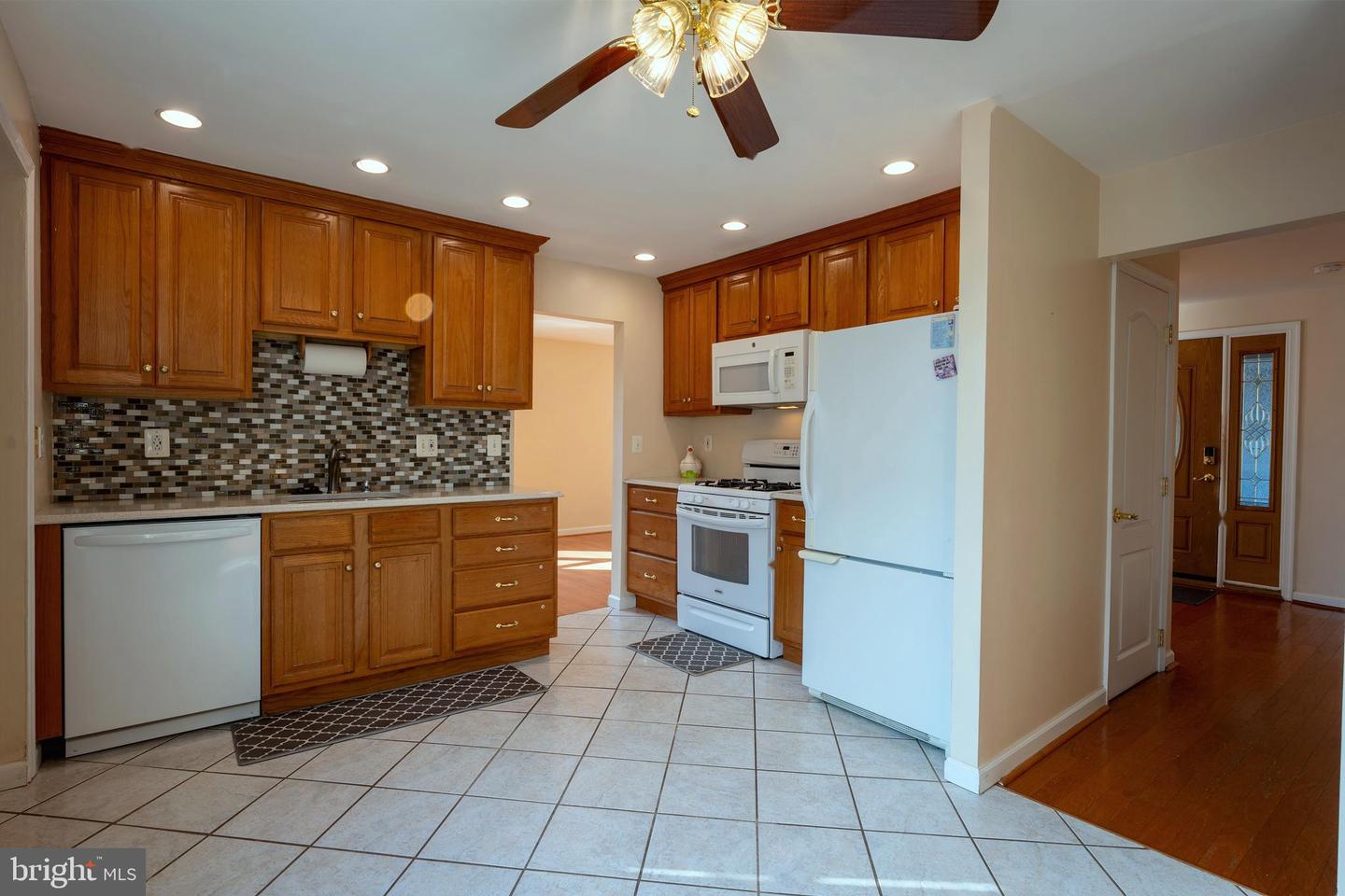 9712 Walley Ave Property Photo 1
