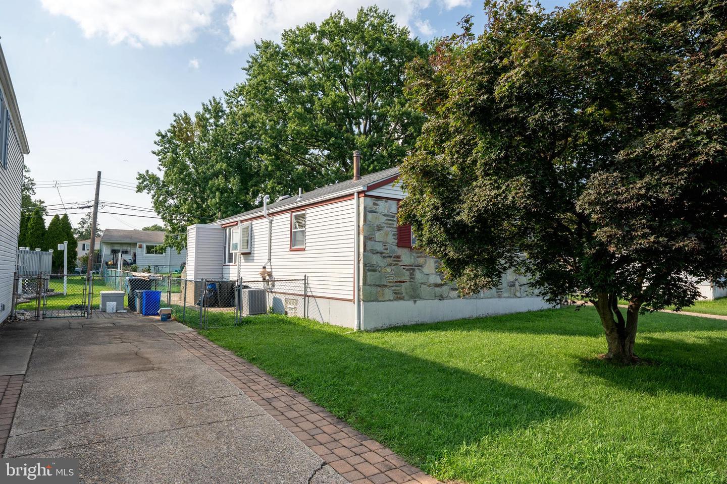 9712 Walley Ave Property Photo 4