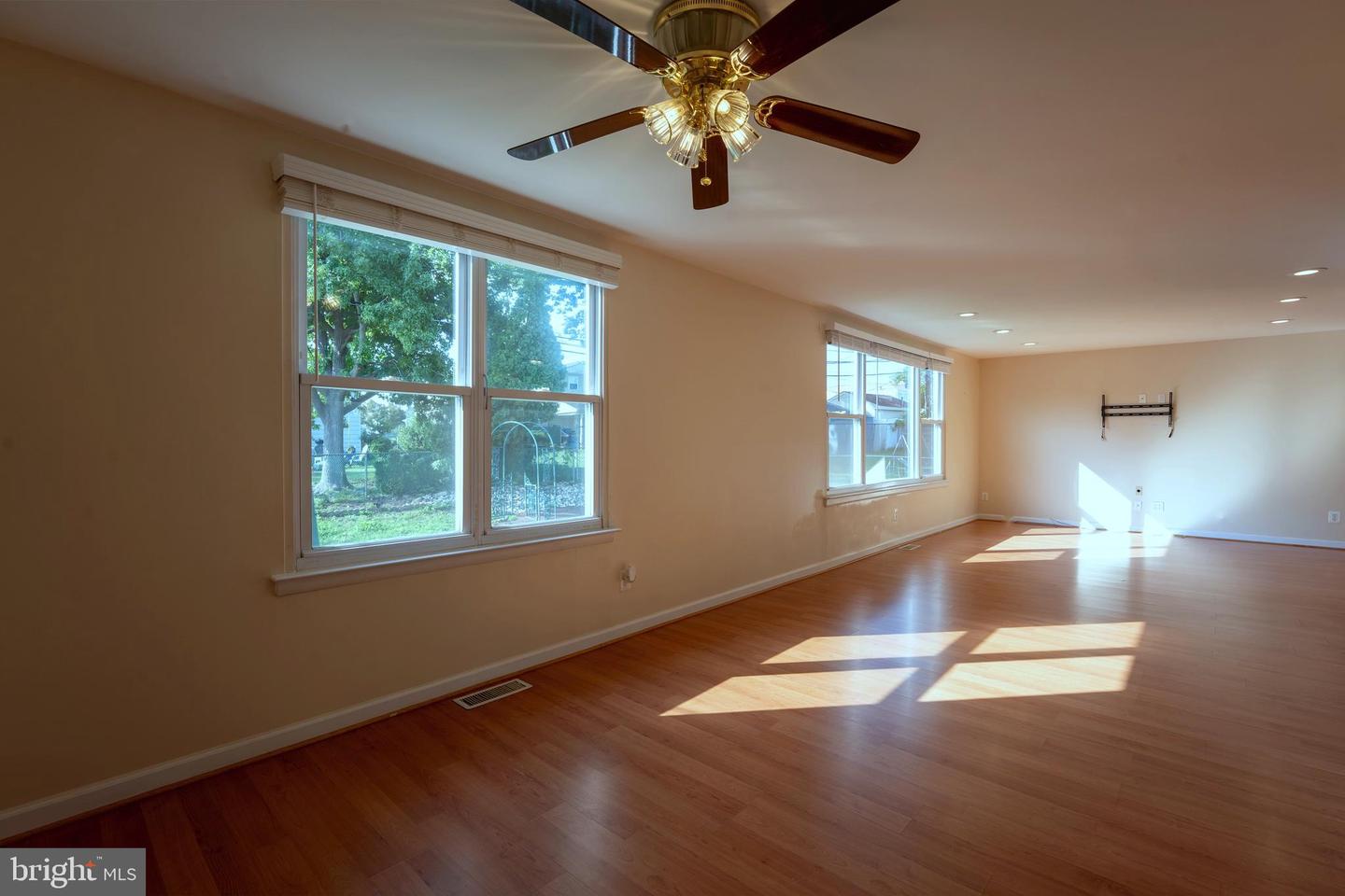 9712 Walley Ave Property Photo 18