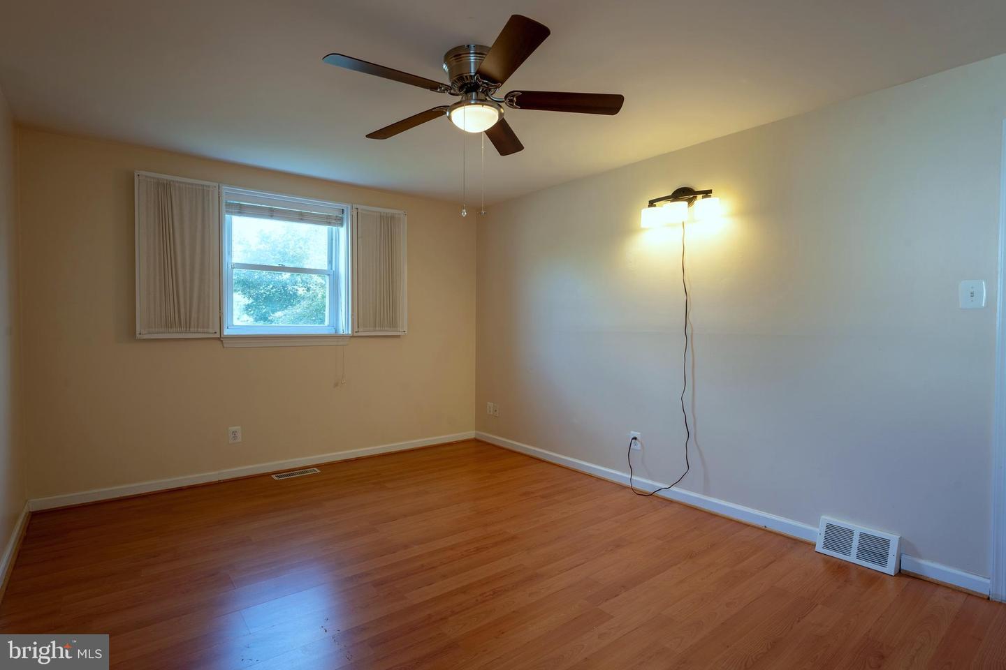 9712 Walley Ave Property Photo 33