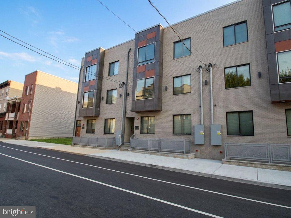 3718 HAVERFORD AVE #1R Property Photo 1