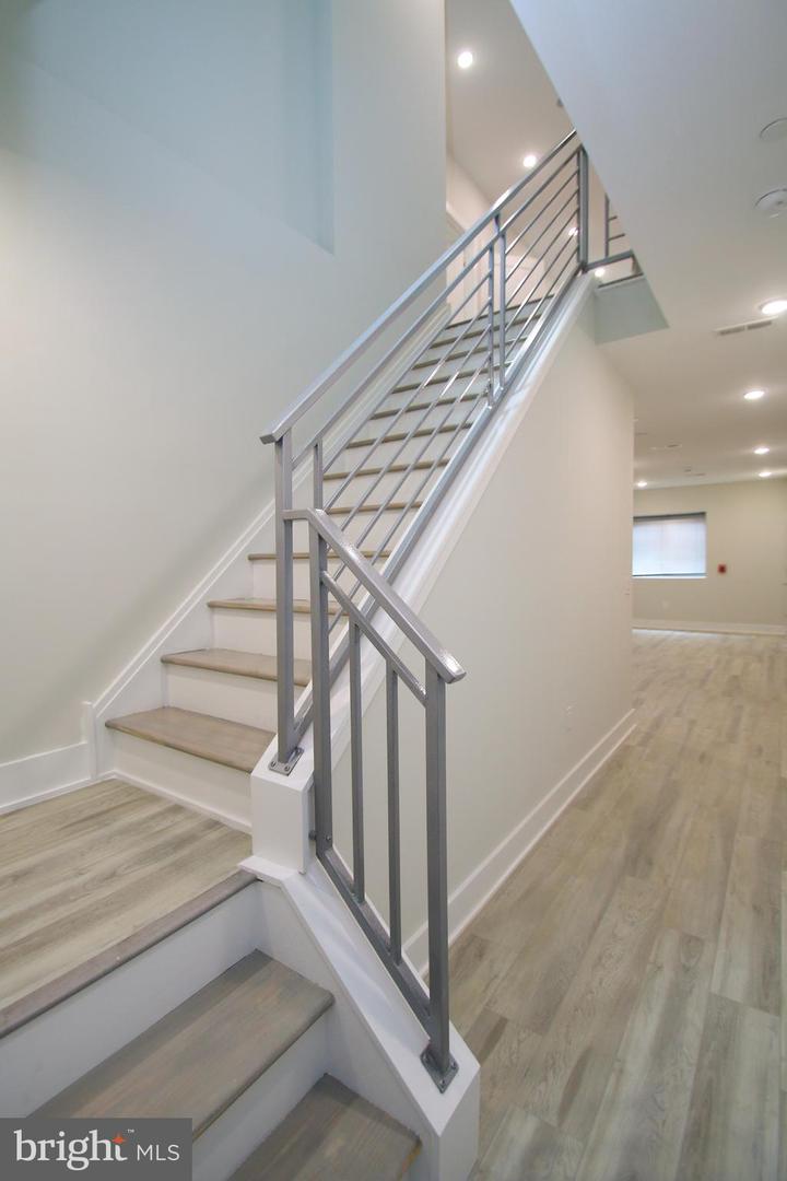 3718 Haverford Ave #1r Property Photo 2