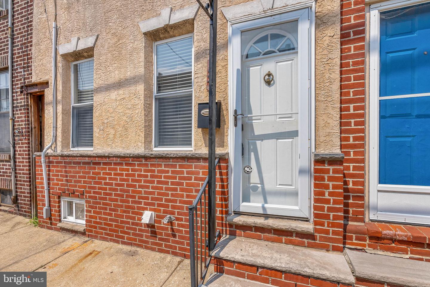 137 Sigel St Property Photo 2