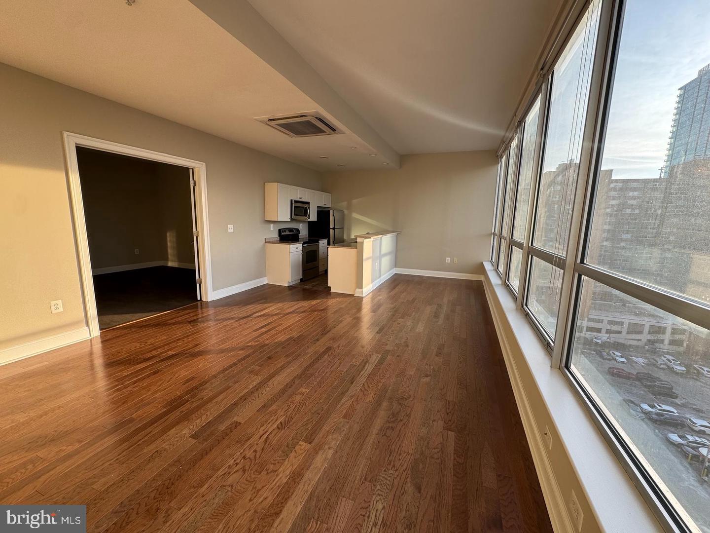 2040 Market #310 Property Photo 3