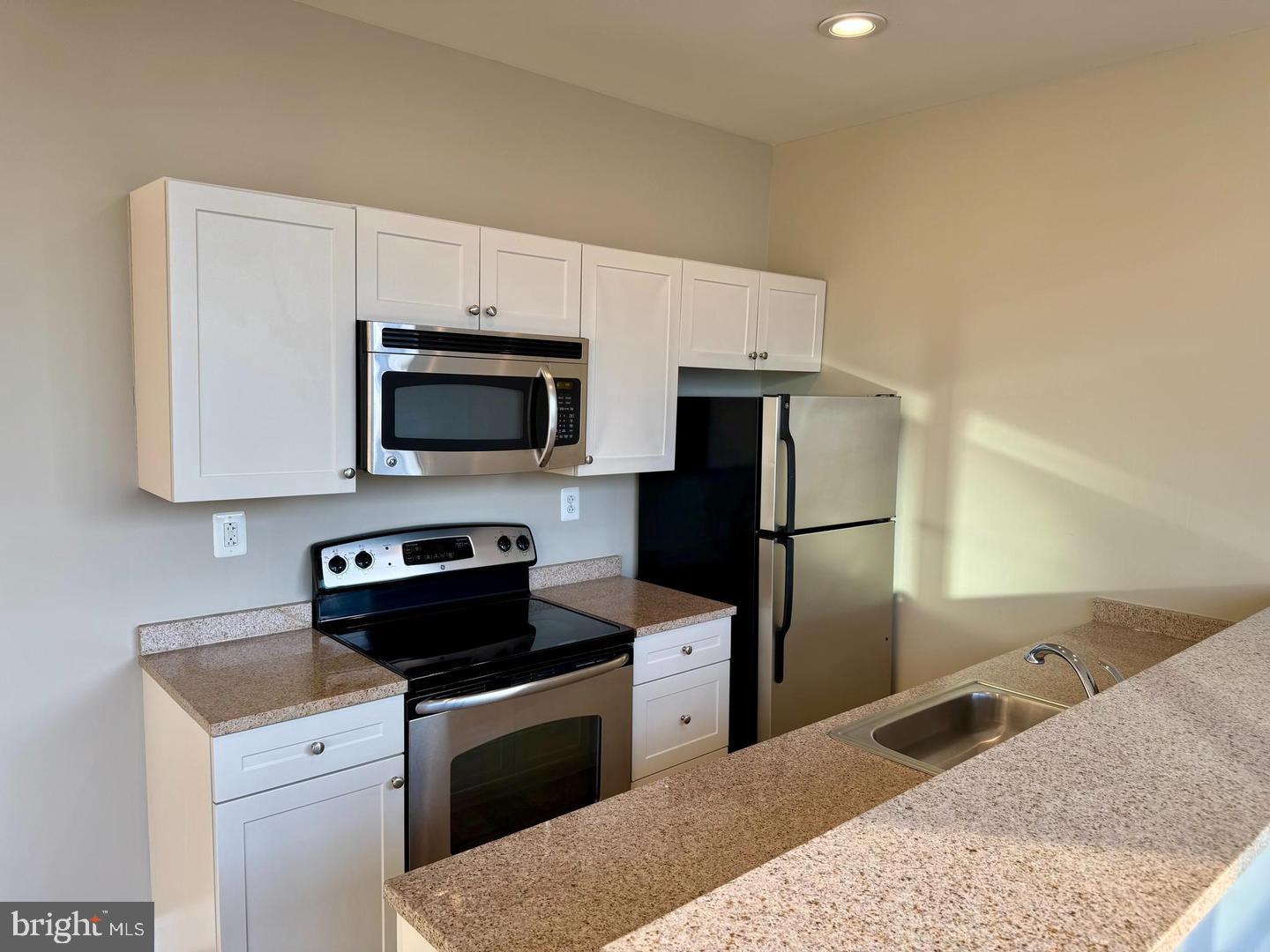 2040 Market #310 Property Photo 5