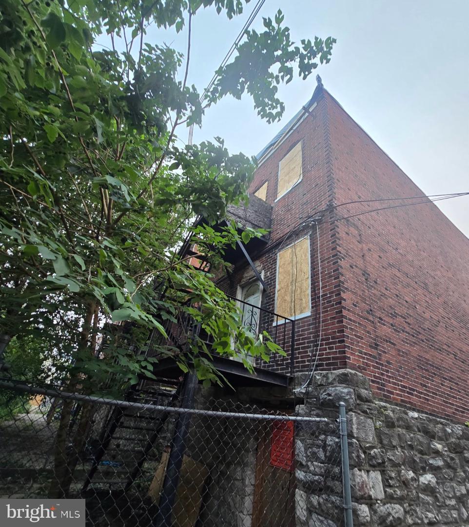 215 S Farragut St Property Photo 2
