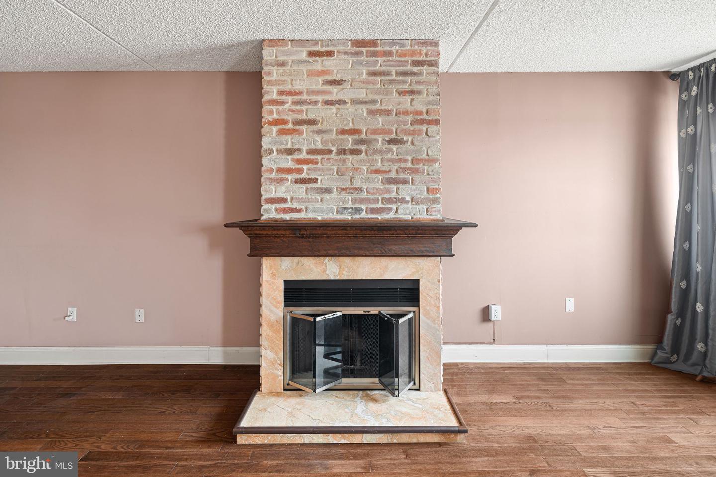 200-10 Lombard St #732 Property Photo 2