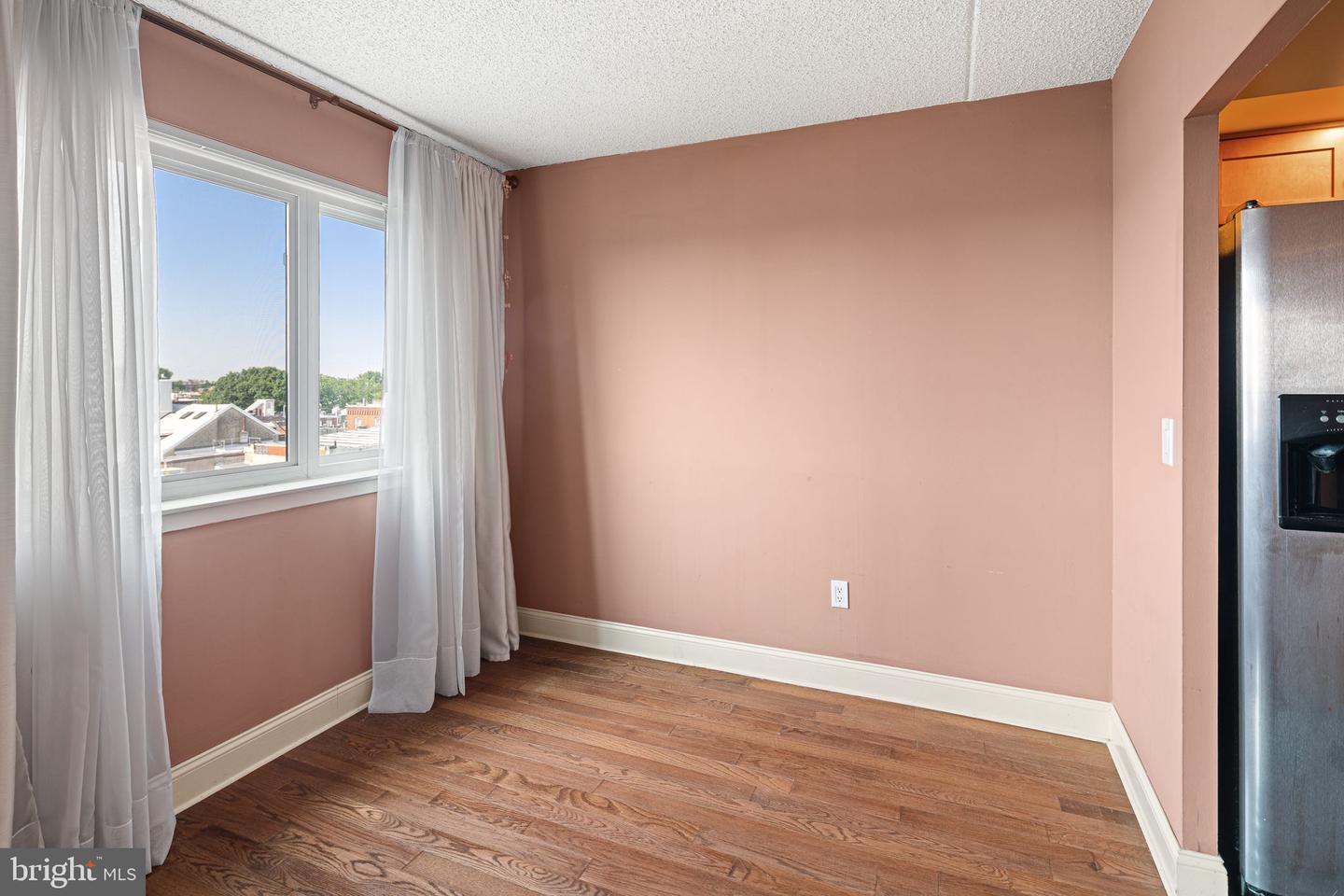200-10 Lombard St #732 Property Photo 3