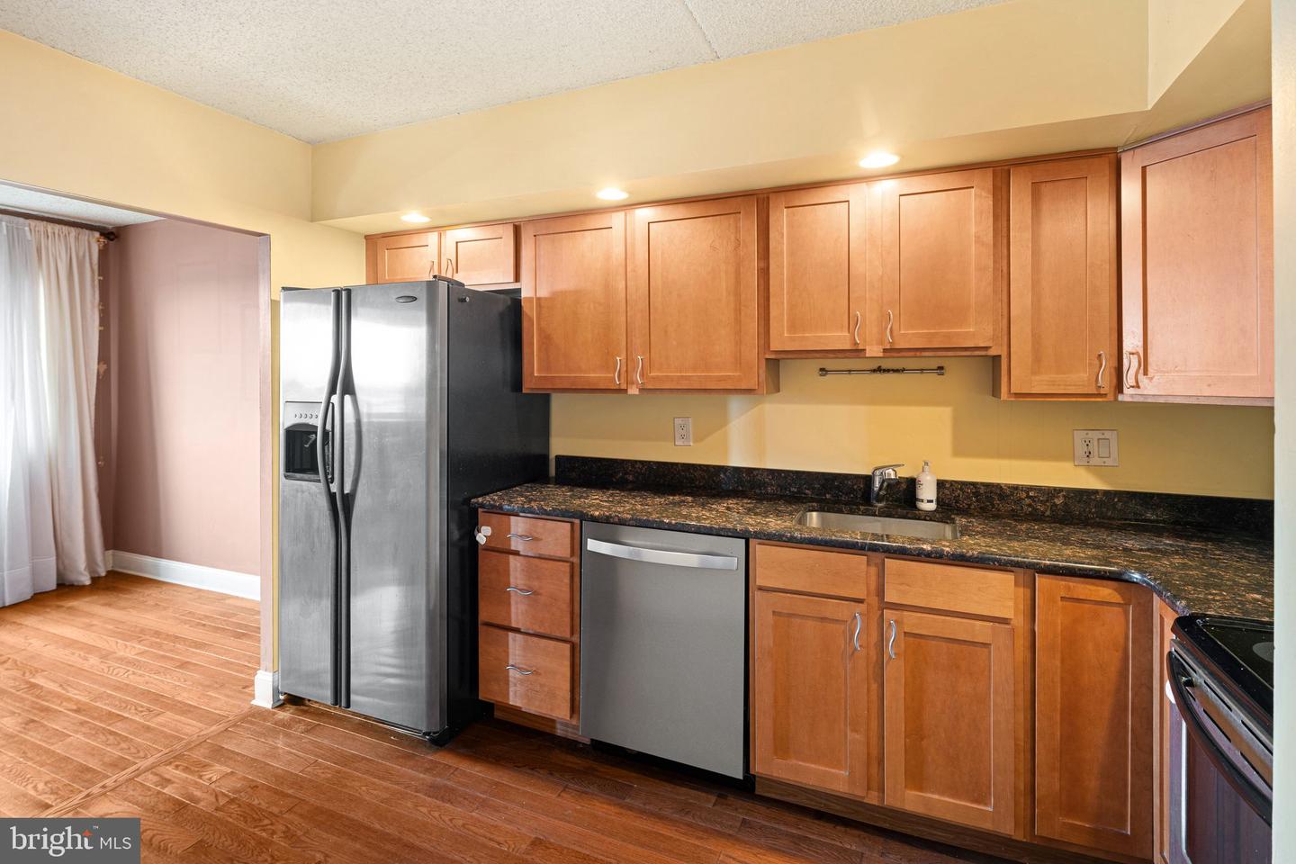 200-10 Lombard St #732 Property Photo 5