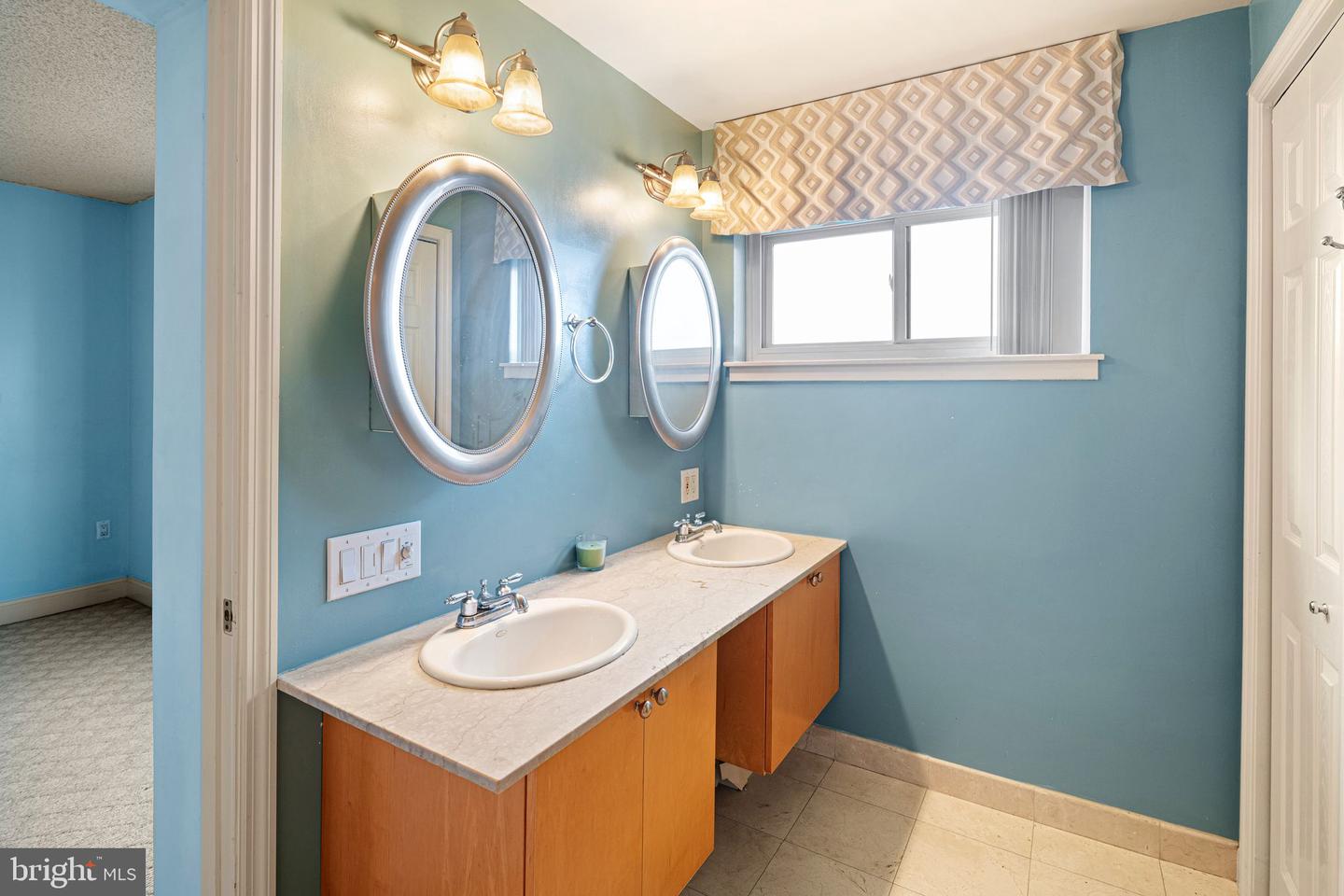 200-10 Lombard St #732 Property Photo 9