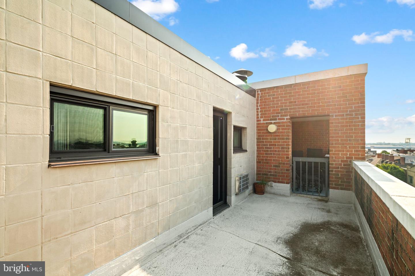 200-10 Lombard St #732 Property Photo 12