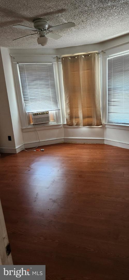 4404 Disston Property Photo 2
