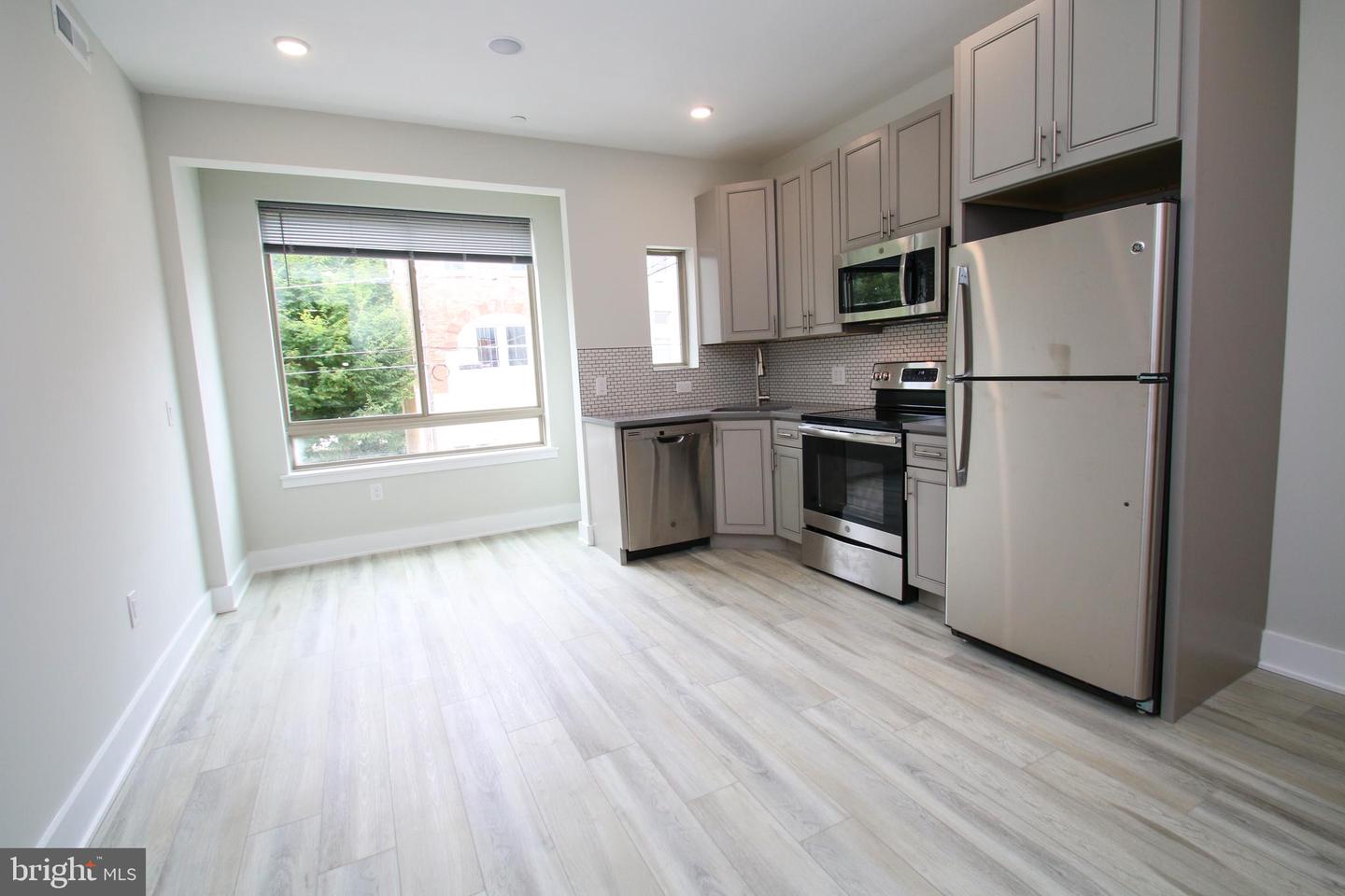3718 Haverford Ave #2f Property Photo 3