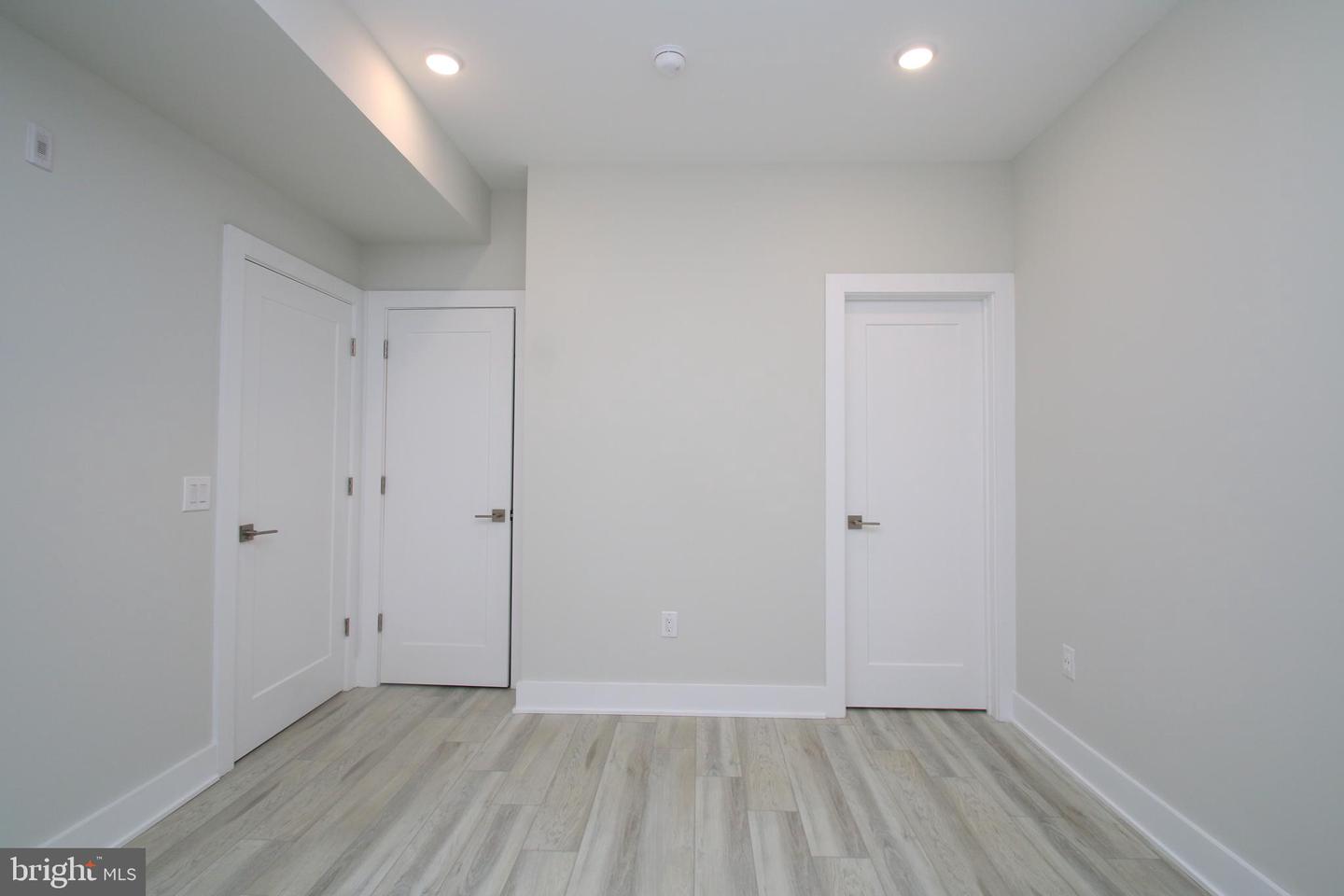 3718 Haverford Ave #2f Property Photo 8