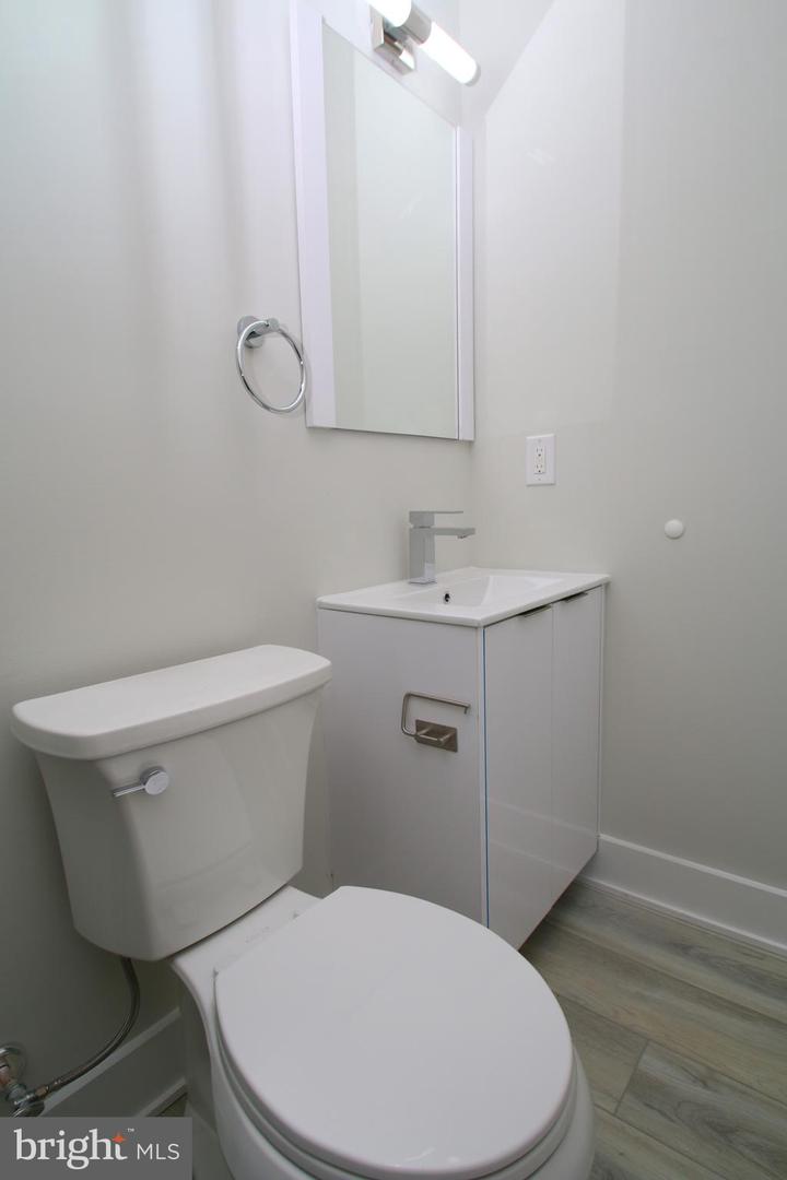 3718 Haverford Ave #2f Property Photo 10