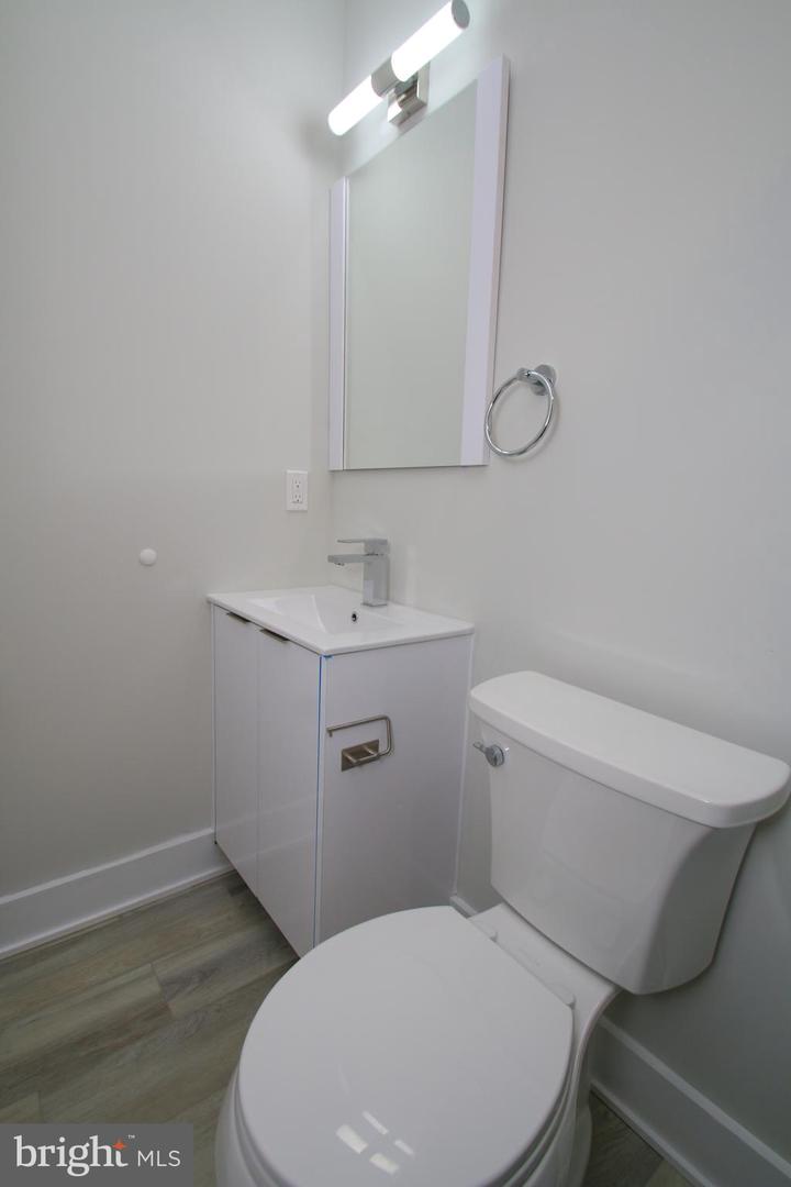 3718 Haverford Ave #2f Property Photo 15