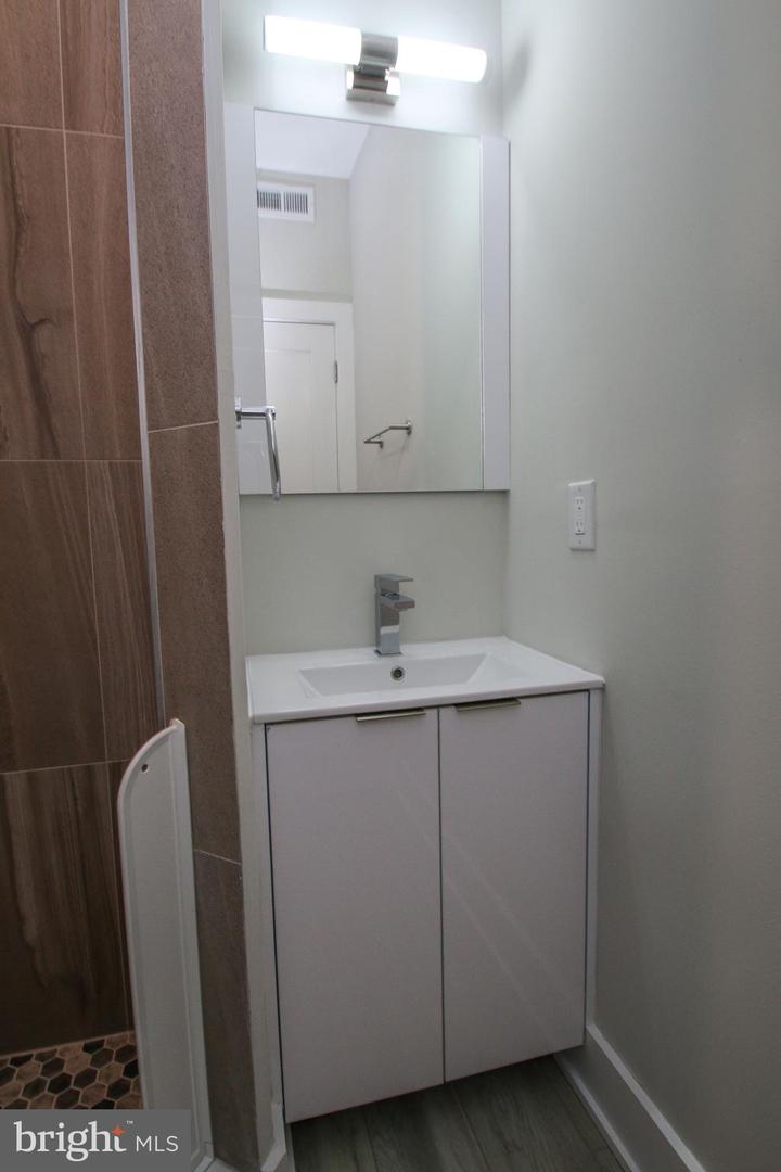 3718 Haverford Ave #2f Property Photo 20