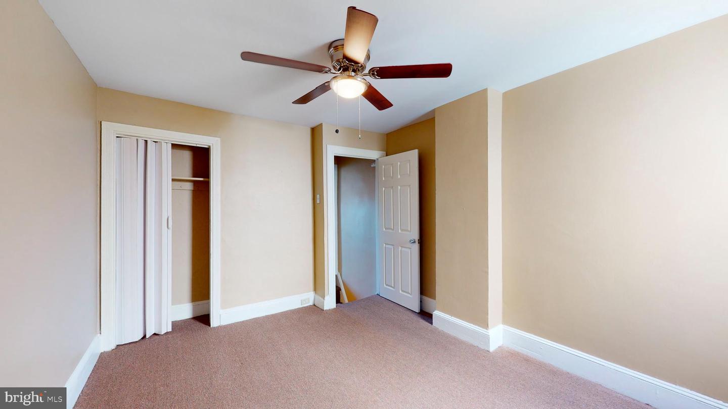 3927 Warren St Property Photo 9