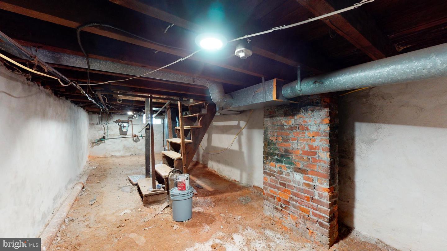 3927 Warren St Property Photo 12