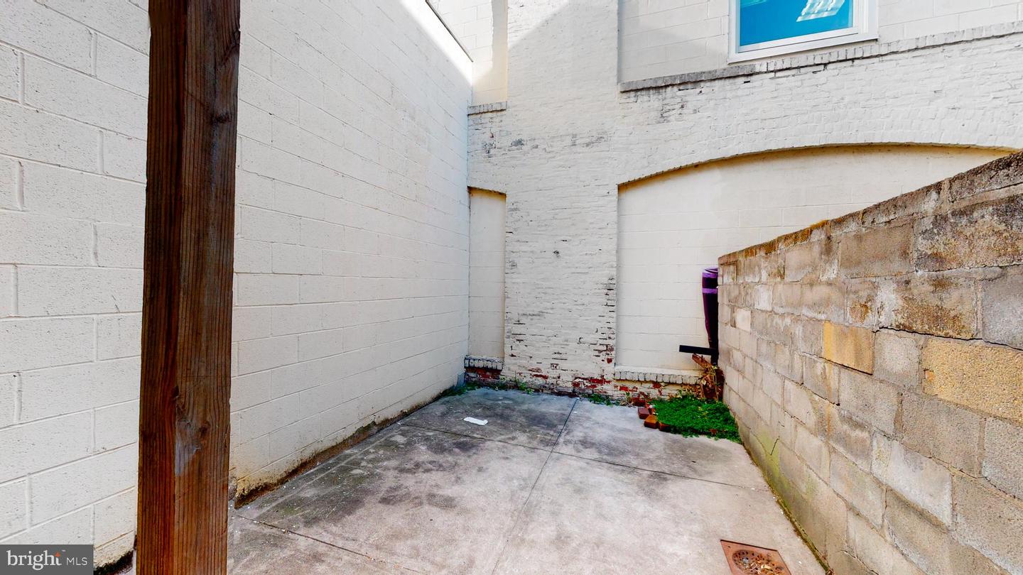 3927 Warren St Property Photo 15