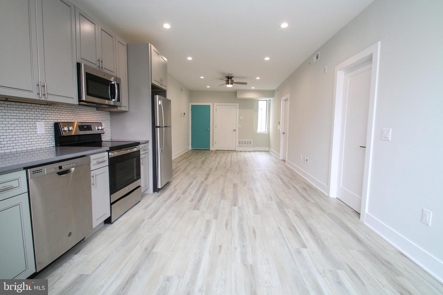 3718 HAVERFORD AVE #3R Property Photo 1