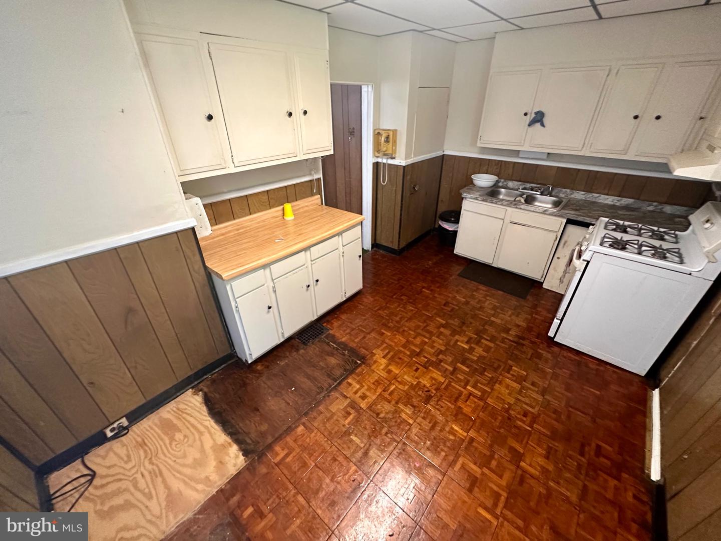 6063 Callowhill Property Photo 11