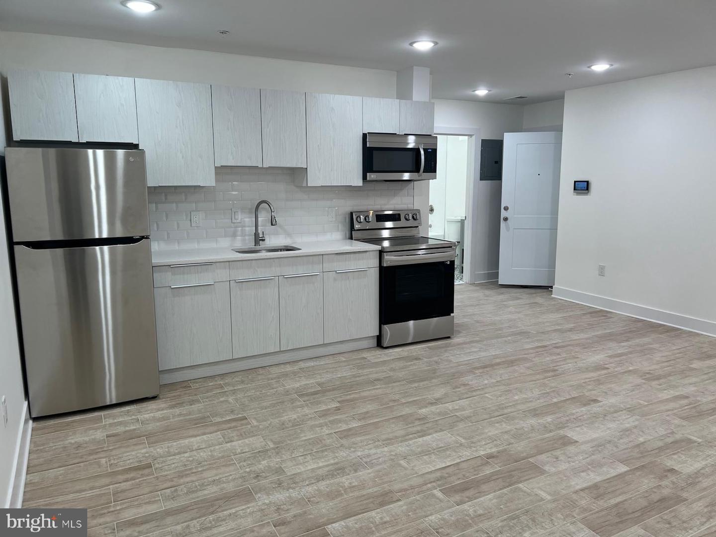 4146-48 Parkside Ave Property Photo 8