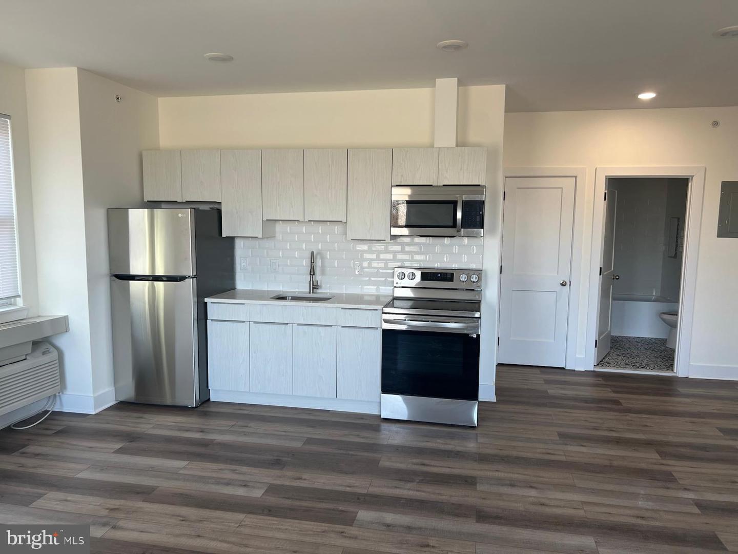 4146-48 Parkside Ave Property Photo 11