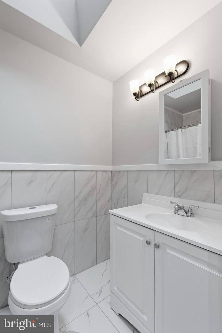 6406 Boyer St Property Photo 11