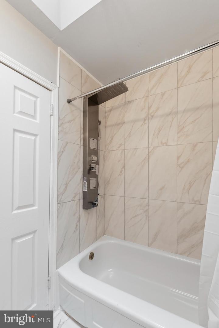 6406 Boyer St Property Photo 12