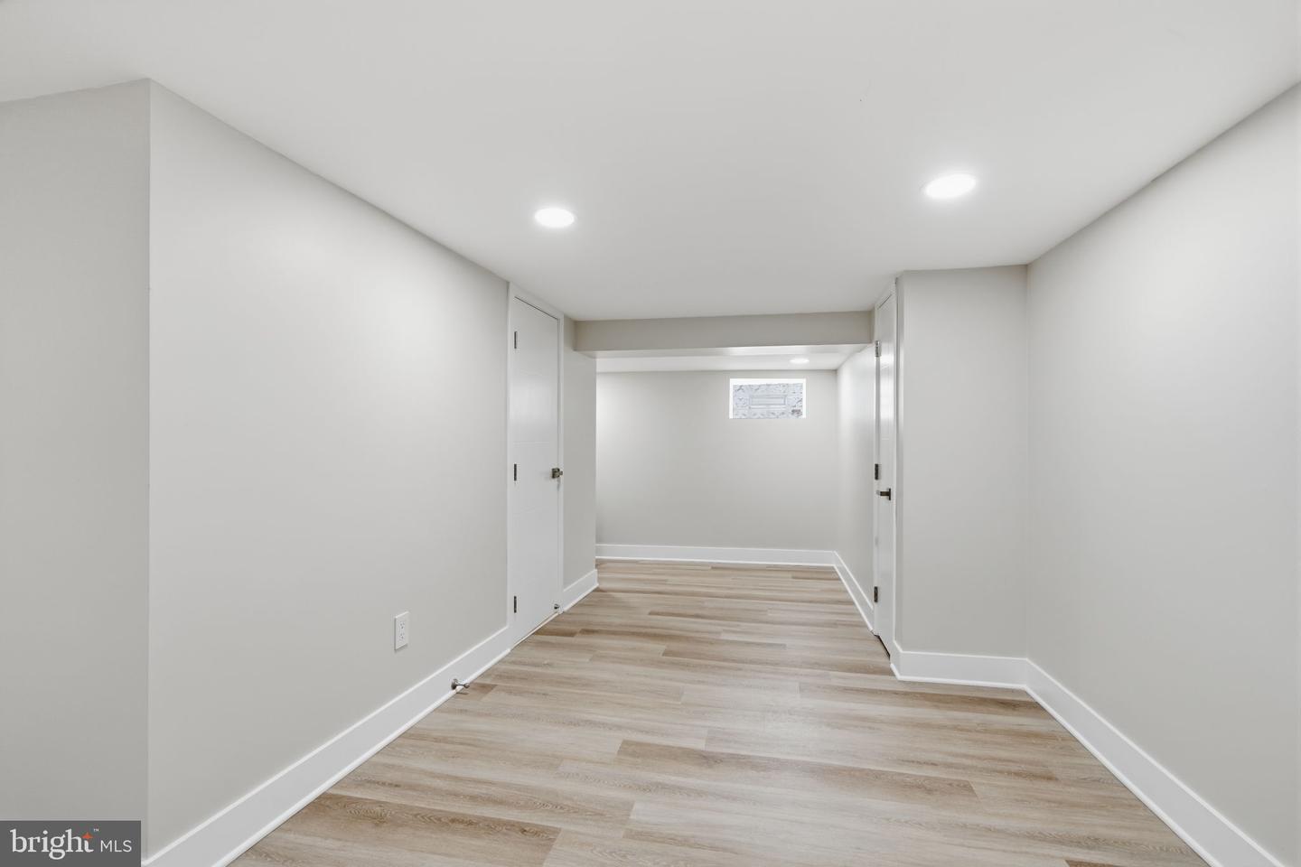 6427 N Woodstock St Property Photo 16