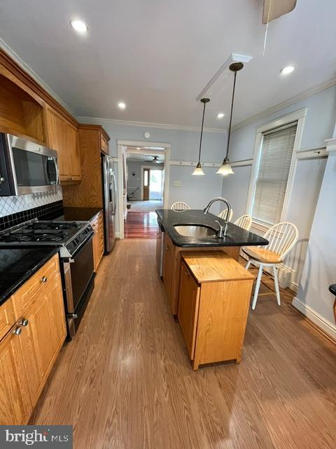 638 Roxborough Ave Property Photo 11