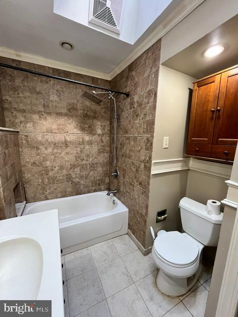 638 Roxborough Ave Property Photo 23