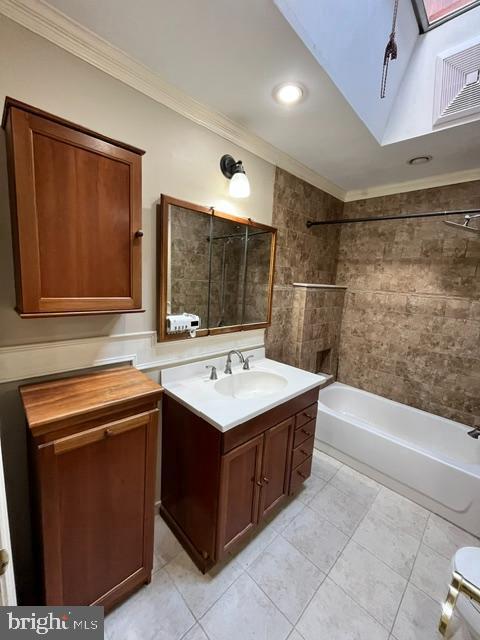 638 Roxborough Ave Property Photo 24