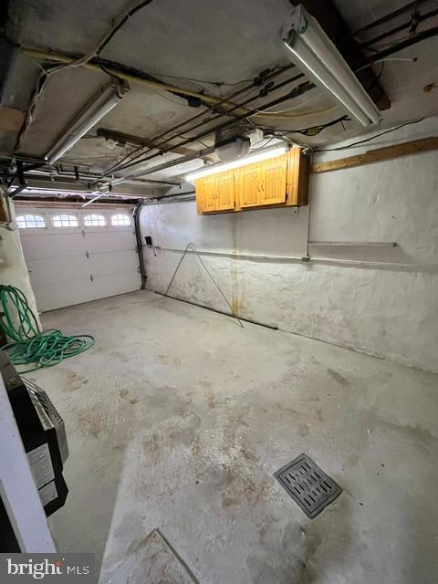 638 Roxborough Ave Property Photo 33
