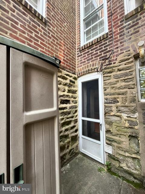 638 Roxborough Ave Property Photo 35