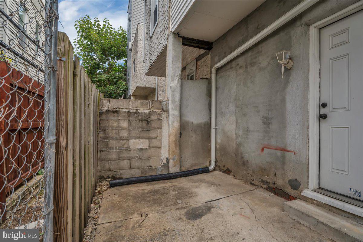 1328 S Mole St Property Photo 22