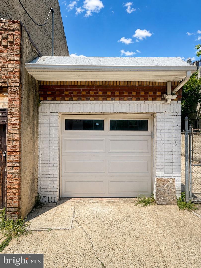 607 Sears St Property Photo 1