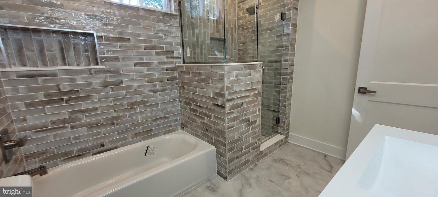 2526 S Sheridan St Property Photo 7