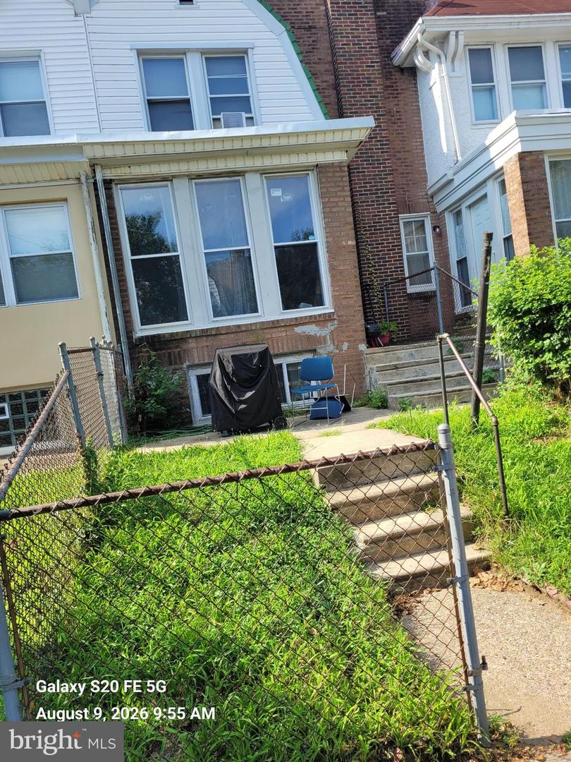 1846 ROSELYN ST Property Photo 1