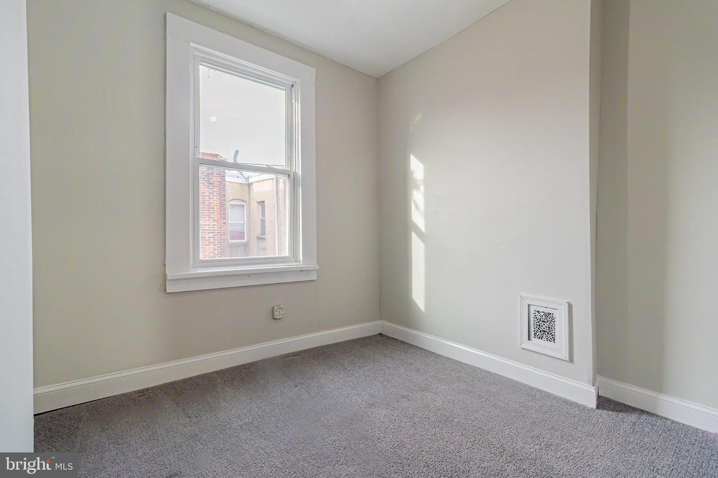 1528 S Hollywood St Property Photo 14