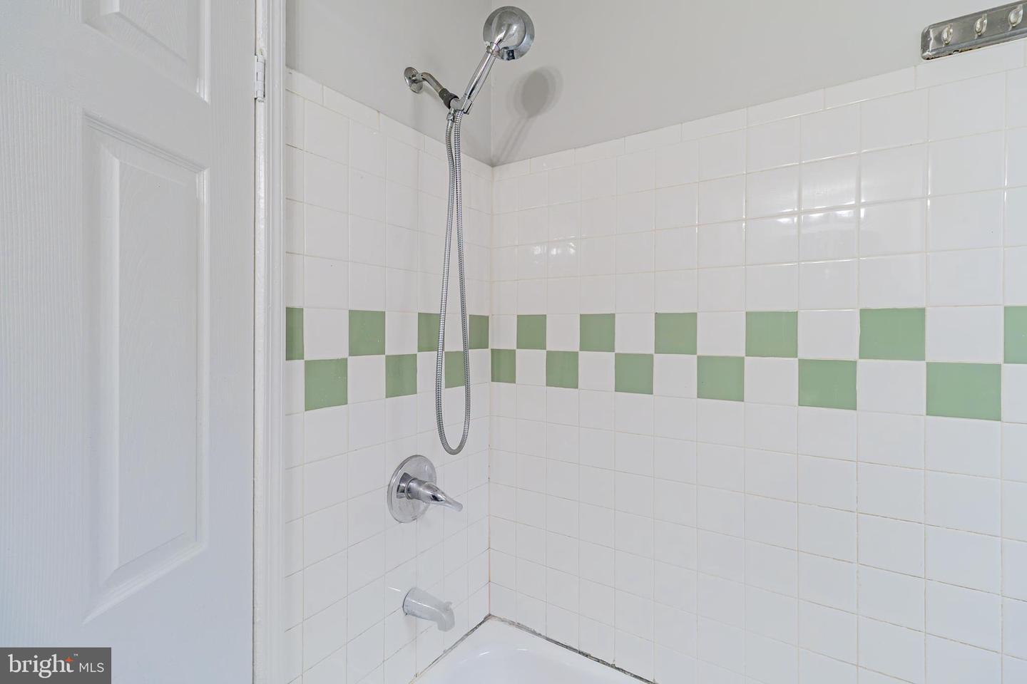 1528 S Hollywood St Property Photo 17