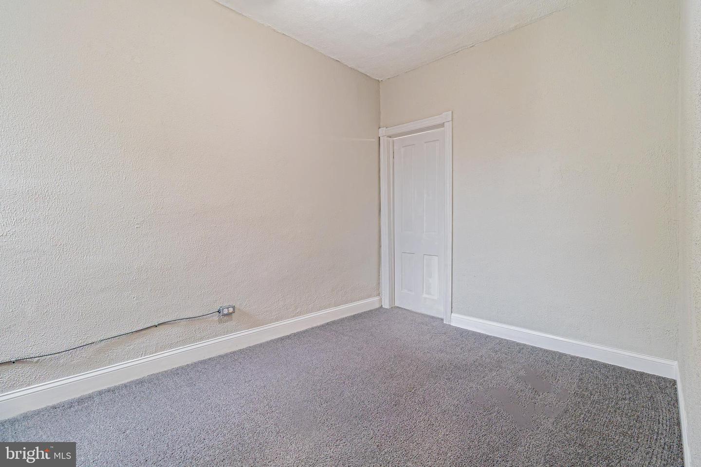 1528 S Hollywood St Property Photo 18