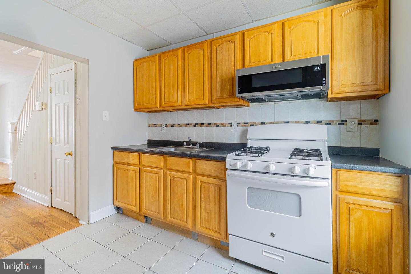 1528 S Hollywood St Property Photo 23