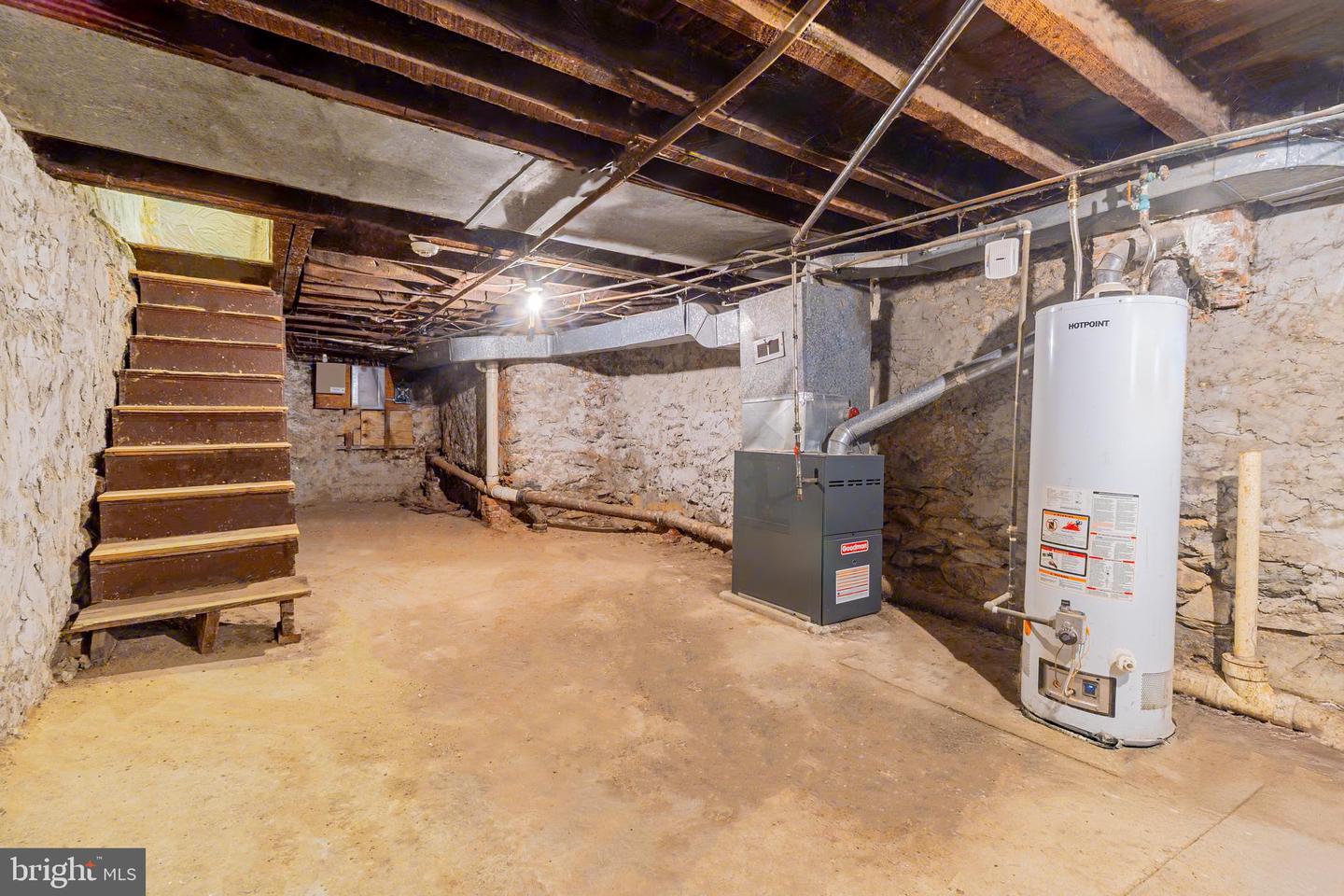 1528 S Hollywood St Property Photo 25