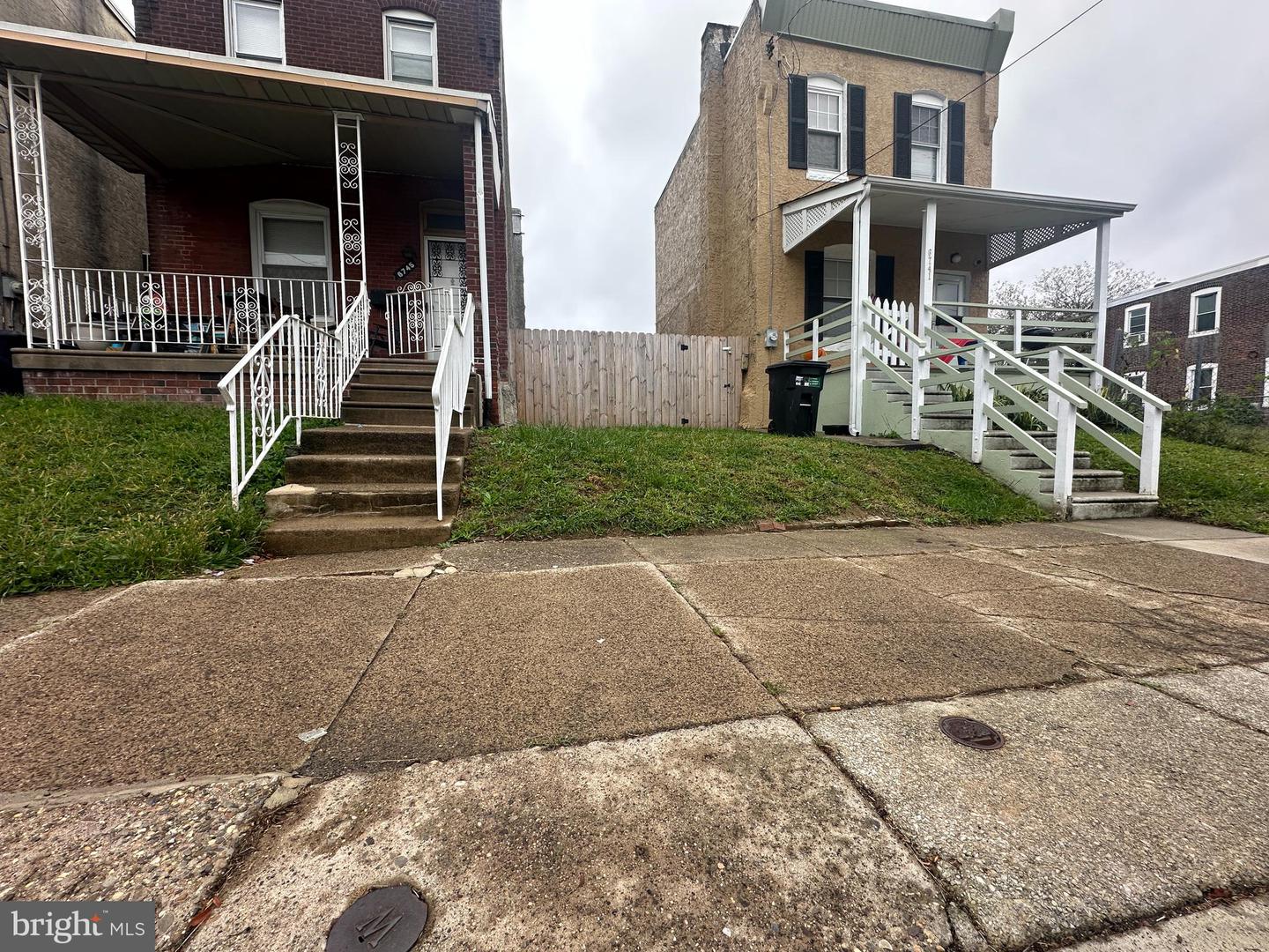 6743 Glenloch St Property Photo 2